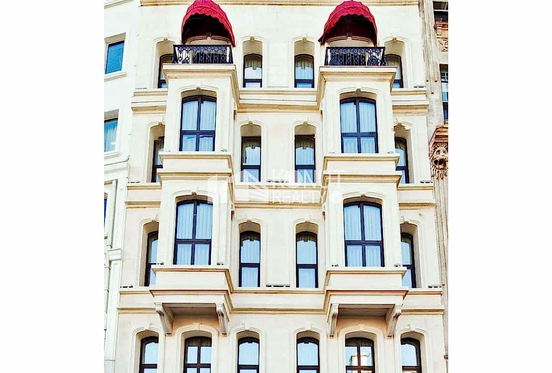 Meşrutiyet Caddesi'nde Ruhsatlı Satılık Otel