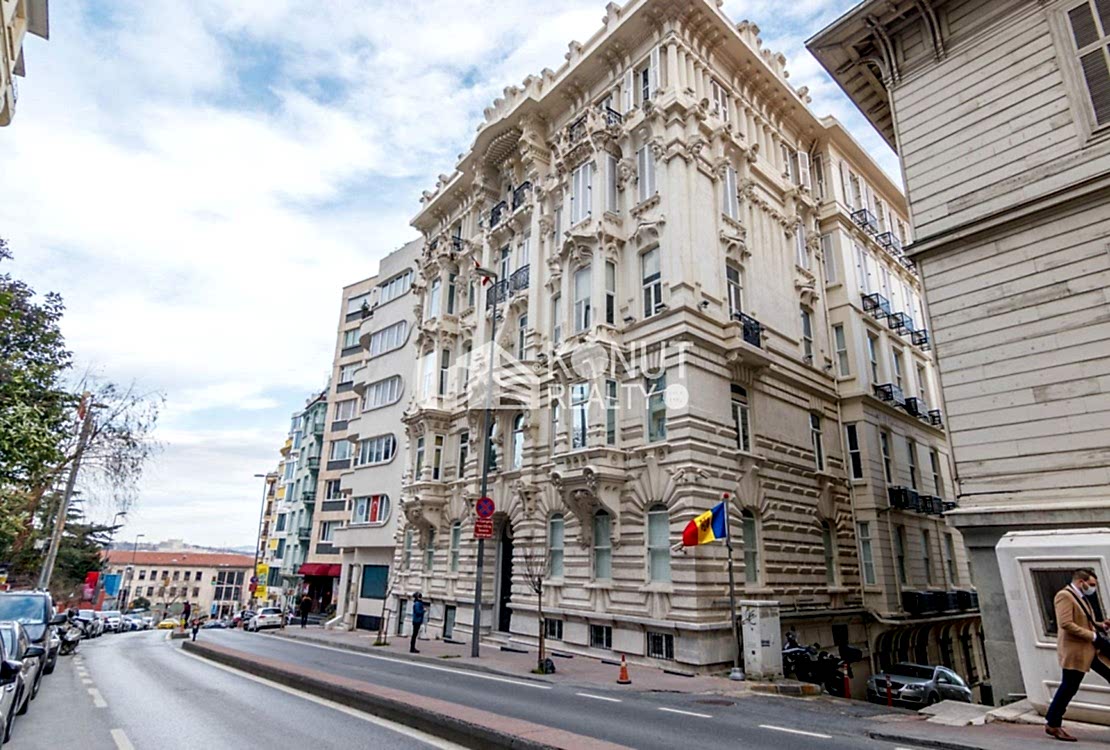 Gümüşsuyu Palas Boğaz Manzaralı 280 m² Satılık Ofis