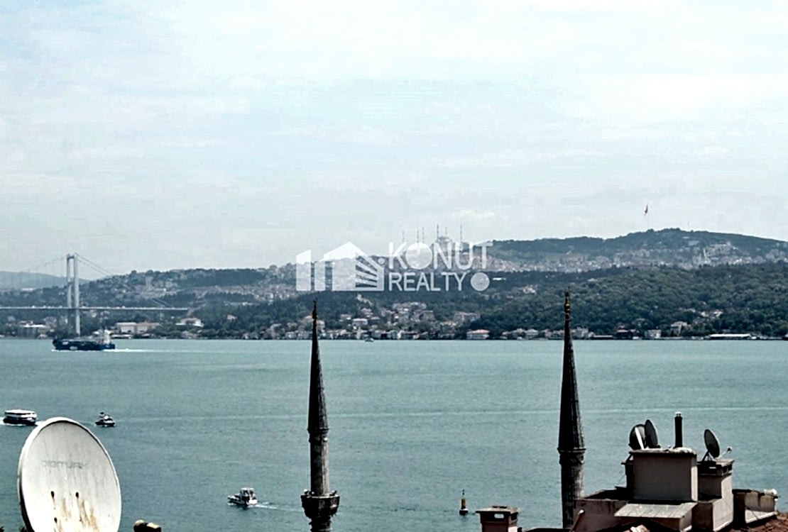 Gümüşsuyu Caddede Manzaralı, 250 m² Satılık Ofis