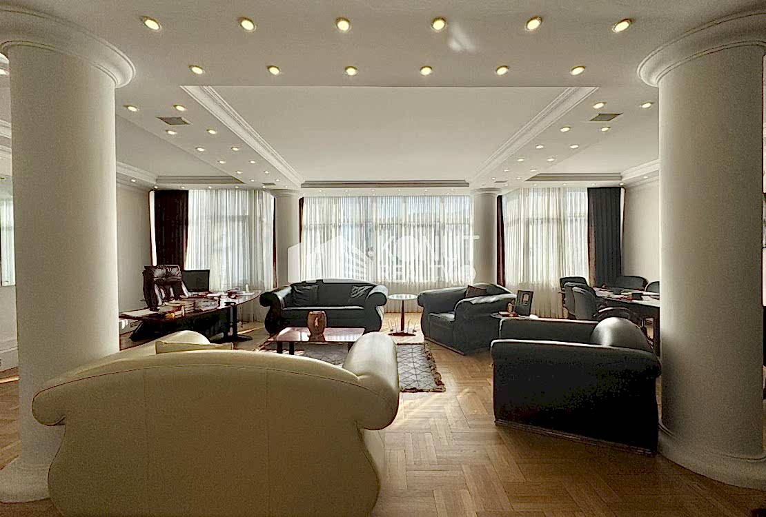 Gümüşsuyu İnönü Caddesinde 240 m² Kiralık Ofis