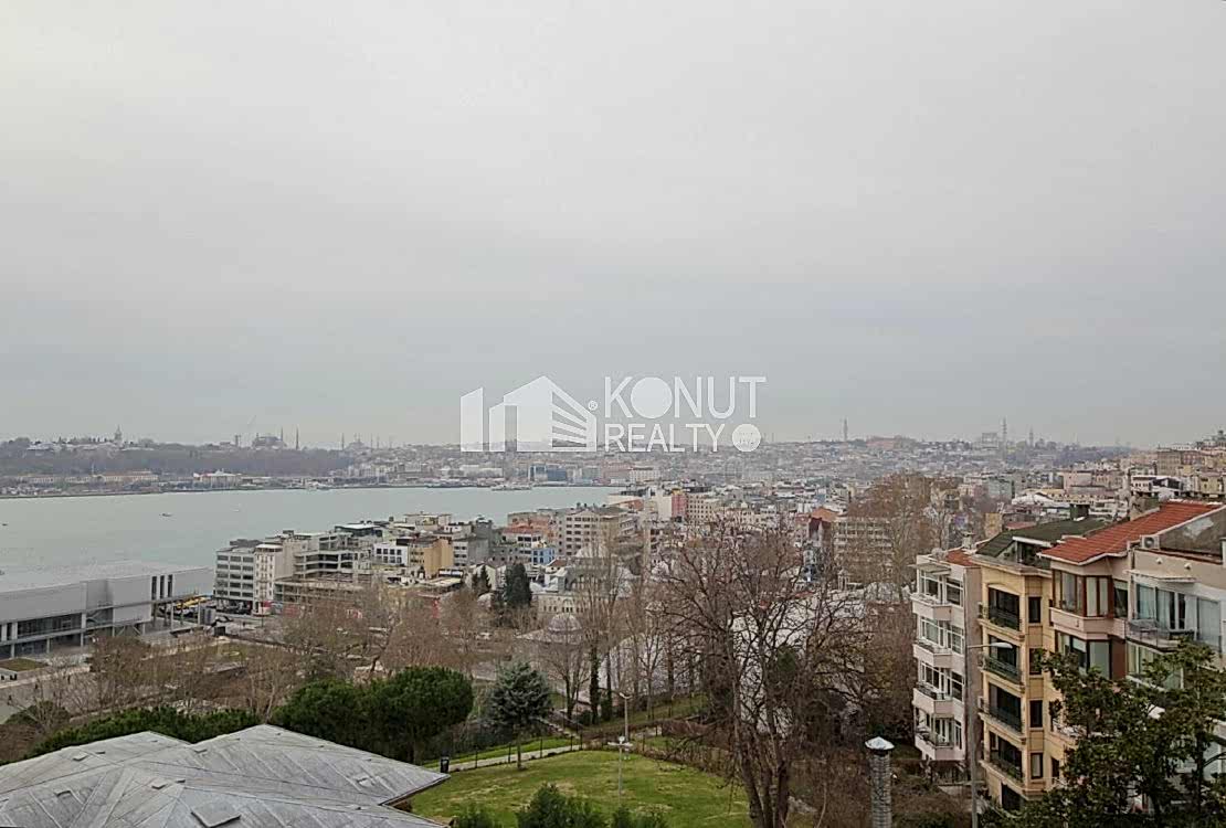 Cihangir'de Otoparklı Deniz Manzaralı 3+1 Daire