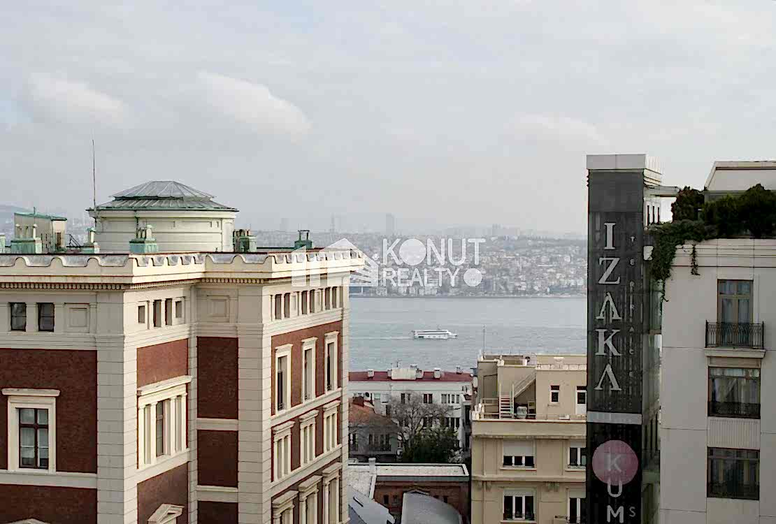 Gümüşsuyu İnönü Caddesi 240 m2, 5+1 Daire