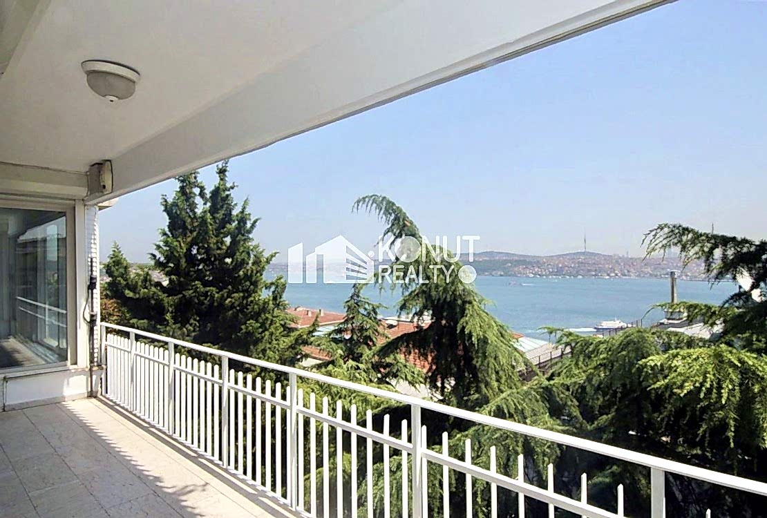 Gümüşsuyu'nda Boğaz Manzaralı 240 m2 Satılık Daire