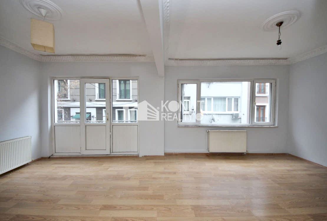 Kazancı Yokuşu'nda 105 m², 2+1 Balkonlu Satılık Daire