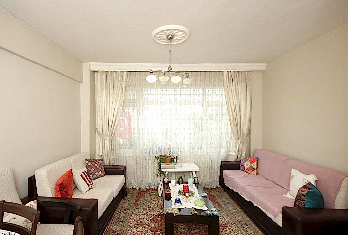 Beşiktaş'ta İskele'ye Yakın, 2+1 Satılık Daire